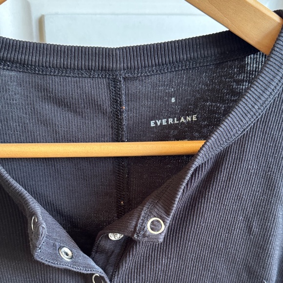 Everlane L/S Ribbed Henley - Picture 3 of 9